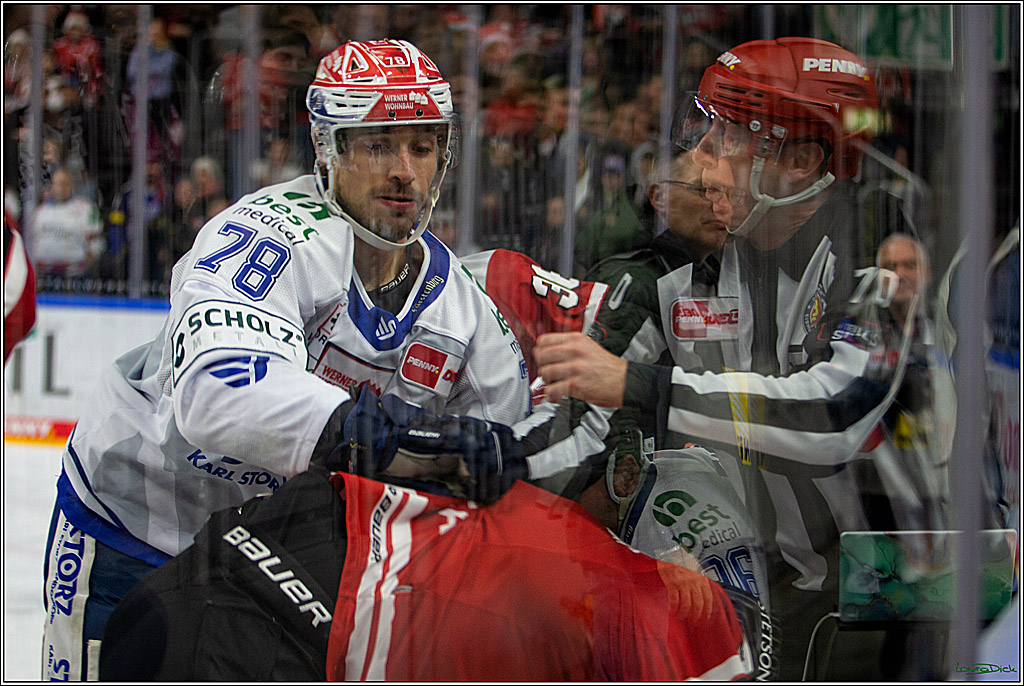 PENNY DEL; Koelner Haie- Schwenninger Wild Wings; Koeln, 06.12.2022